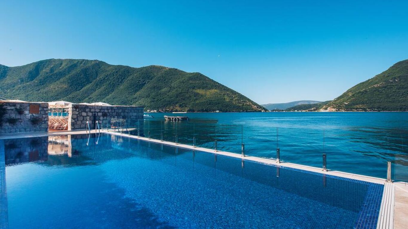 Heritage Grand Perast