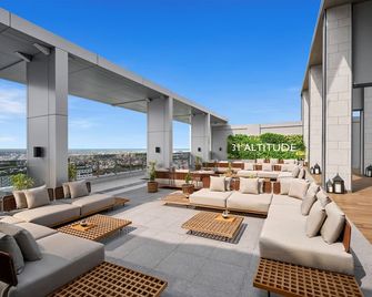 Hyatt Place Makassar - מקאסר - פטיו