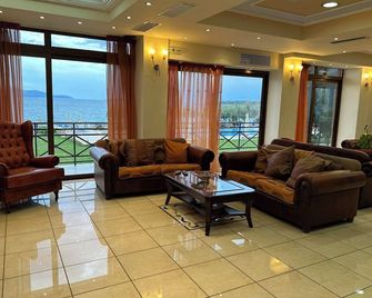 Europa Beach Hotel - Galaxidi - Salónek