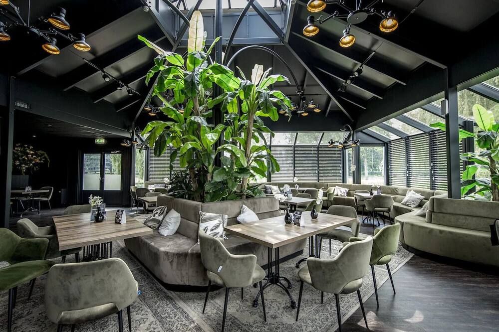 Peaceful Retreat with Indoor Pool & Direct Access to Scenic Walking Paths - Winterswijk - Restaurant