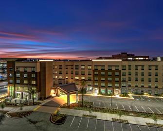 Hampton Inn & Suites San Jose Airport - San Jose - Building