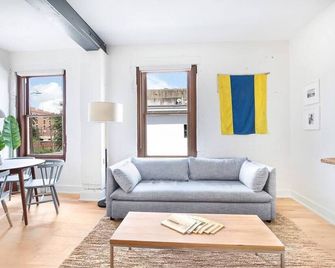 Annabelle 2d - Downtown 2 Br/2ba Near City Market - Savannah - Sala de estar