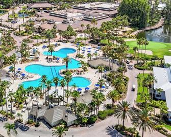 Tampagolfvillas By Americanvacationliving 7 Room - Wesley Chapel - Pool