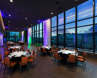Holiday Inn & Suites Montreal Centre-Ville Ouest By IHG - Montreal - Restaurante