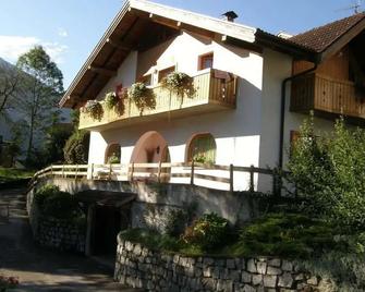 Villa Ilaria - Caderzone - Gebouw