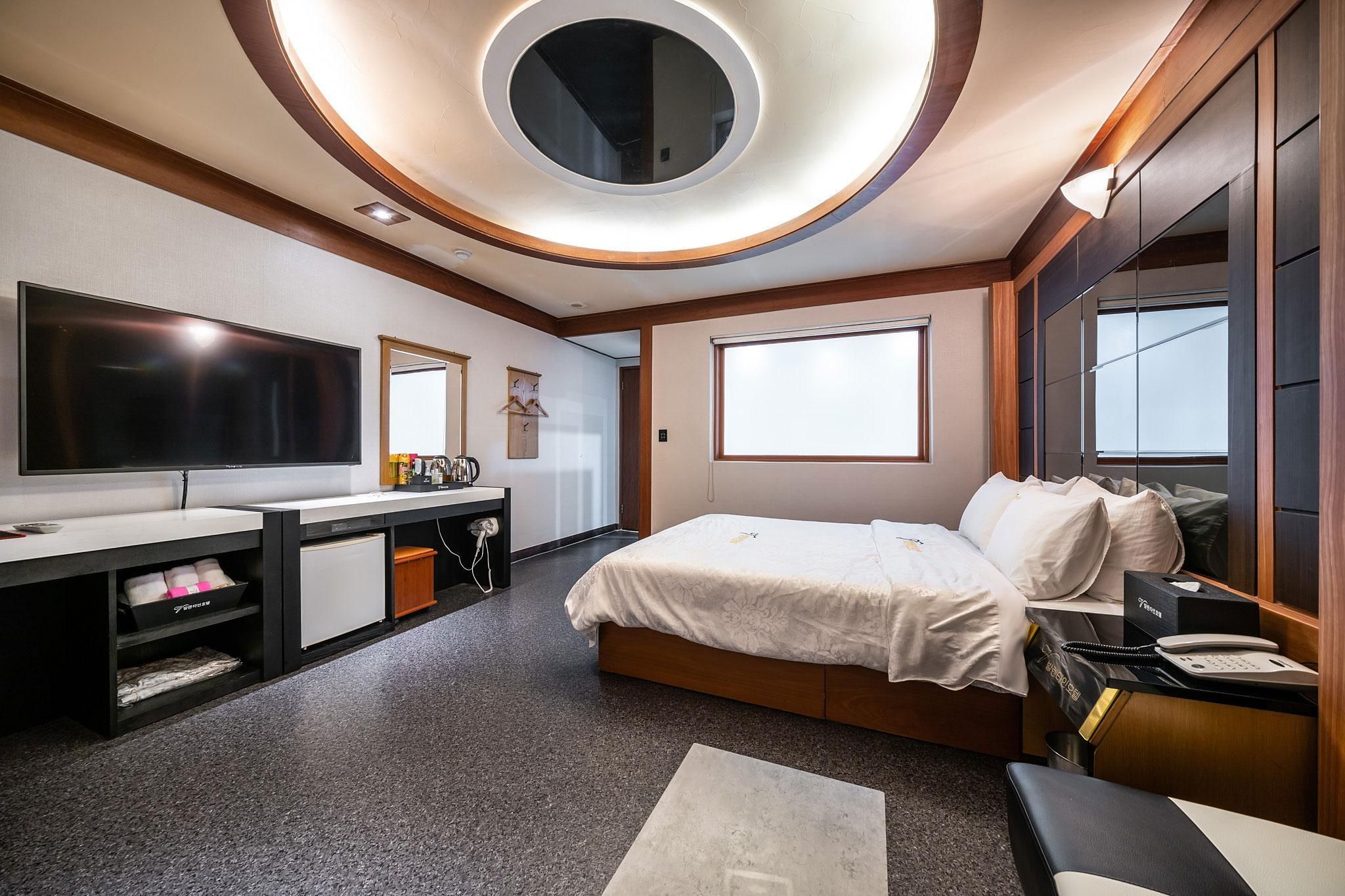 إلسان تانهيون فالينتين