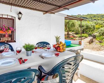 Cozy Home In Malaga With Wifi - Torrox - Innenhof