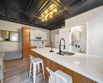 Downtown Heaven! - Conshohocken - Kitchen