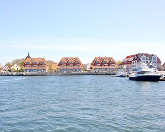 hafennahe Ferienwohnung mit Balkon und Meerblick - Hafenhäuser Wiek 06 - Wiek