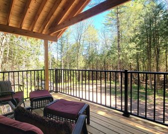 Three Treehouse Cabins in the Bluff Woodlands - Altura - Varanda