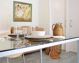 Classbedroom Barcelona Beach Apartments - Barcelona - Comedor