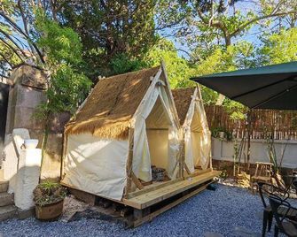 Qingdao 960 Youth Hostel Badaguan Sketching Base - צ'ינגדאו - פטיו