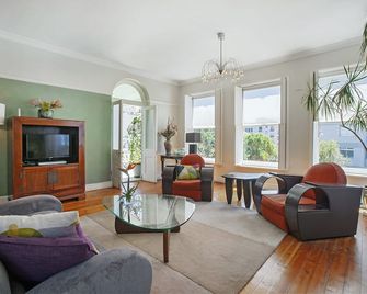 Barry Hall Apartments - Cape Town - Living room