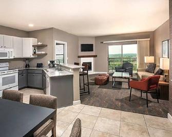 Lake Marble Falls 2 Bed/2 Bath Condo ~ Pools - Horseshoe Bay - Kitchen