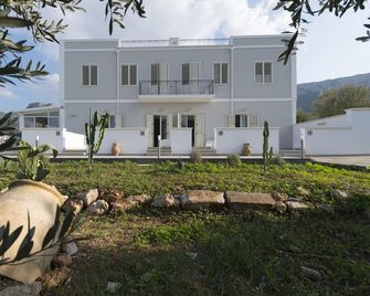 Inkantu B&B - Terrasini - Bâtiment
