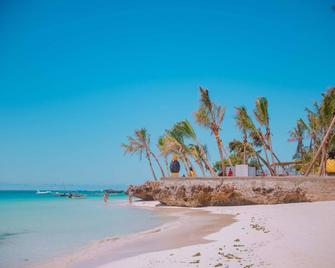 Baraka Beach Bungalows - Nungwi - Beach
