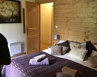 3 person room and gesture meal - Morillon - Habitación