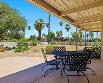 Mid Century home at DeAnza; steps to clubhouse - Borrego Springs - Innenhof