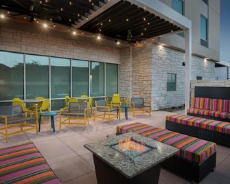 Home2 Suites by Hilton Laredo North - Laredo - Gebäude