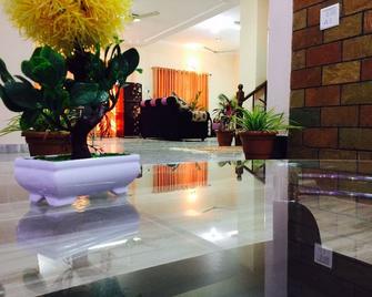 4 Bedroom Centrally Located Spacious House In Banjara Hills Road Number 3 - Hyderabad - Hall d’entrée