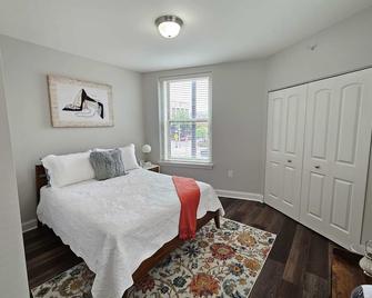 Luxurious Stay at the Historic Inman - 210 - Champaign - Habitación