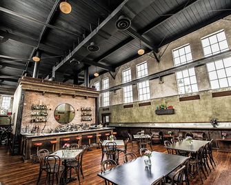 Mayli Place Luxury King Suite Downtown St Augustine - St. Augustine - Restaurant