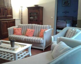 Apartment Of Character 120m2 In Ancient Castle Feodal - Villecroze - Salon