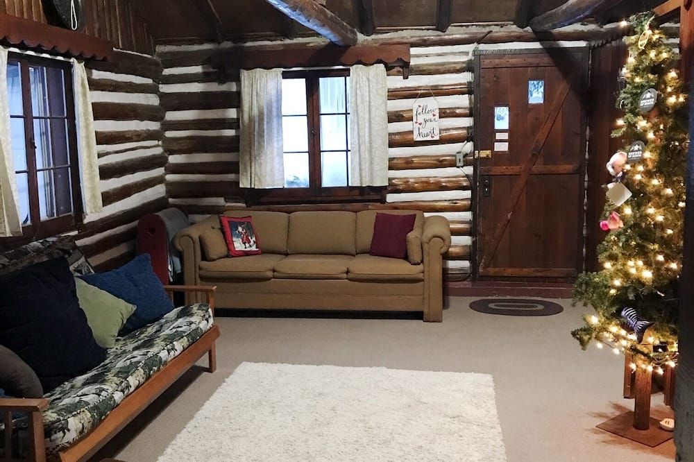Ellis Lake Resort - Spruce Log Cabin-Interlochen/Traverse City