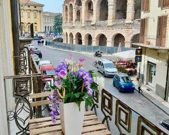 Truly Verona - Verona - Balcone