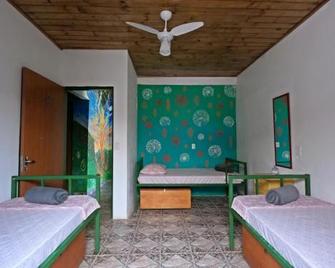 Casa Do Guardiao Hostel - Balindong - Habitación