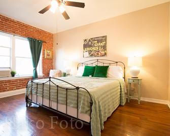 The Canterbury Suites - Los Angeles - Bedroom