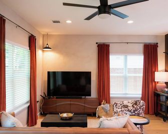 The Cowboy Retreat - 록하트 - 거실