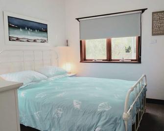Bluey's - Queenscliff - Bedroom