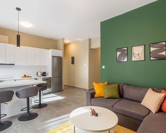 Snug by Zoia Living - Athens - Living room