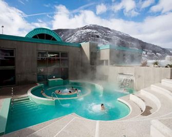 Large Finnish Chalet, 10 People, 7 Minutes' Walk From The Slopes, Quiet, Comfortable, - Ax-Les-Thermes - Piscine