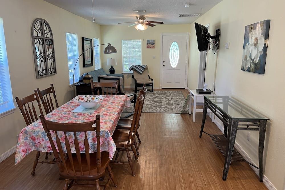 charming home in st augustine -Dog Friendly/Family friendly
