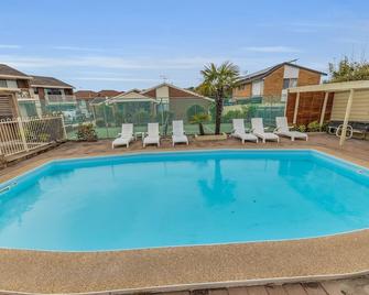 Anchorbell 13- Your Coastal Escape Awaits - Merimbula - Piscina