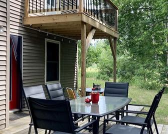 Recently updated- Private- Nature!!! - Newaygo - Patio