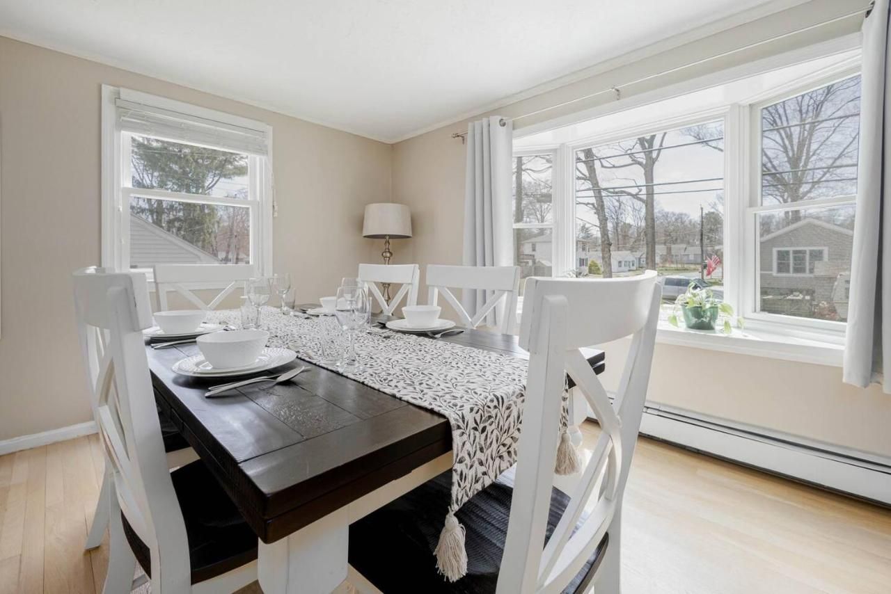 Hidden Gem Lake House 3br, 2.5ba