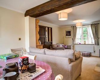 Stow Cottage - Stow-on-the-Wold - Living room