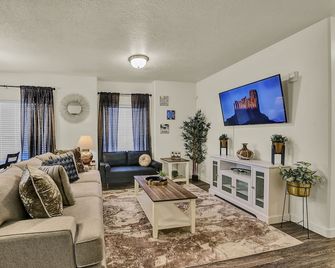 Private Luxury Apt Fast Wifi 4k Hdtv Hill Afb - Clearfield - Sala de estar