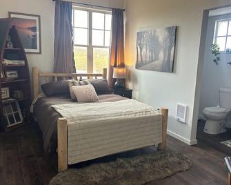 Fishermans Cove - Ellensburg - Bedroom