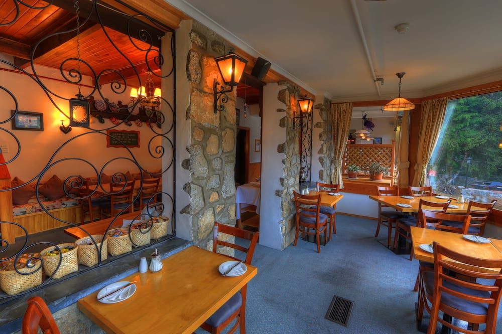 كاندلايت لودج