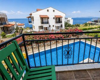Karaburun Konak Hotel - Karaburun - Balcony