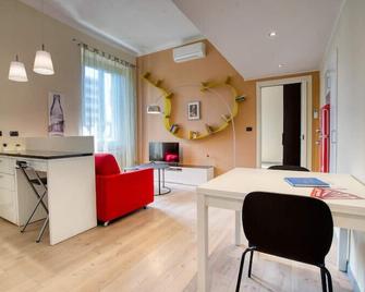 Caseospitali - Galileo Nuovo Bilocale Vicino Al Policlinico Monza - Self Check-In - Monza - Dining room