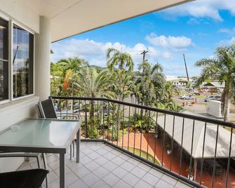 Citysider Cairns Holiday Apartments - Cairns - Balcony