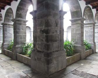 Azores Youth Hostels - Pico - Sao Roque do Pico - Vista esterna