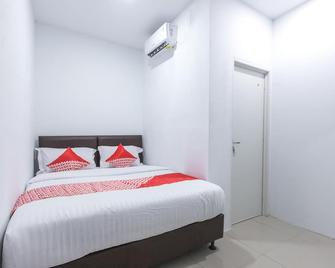OYO 907 Wisma Cakung - Yakarta - Habitación