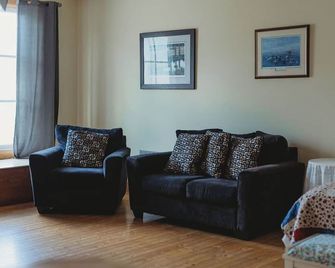 Hectors place - Twillingate - Living room