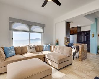 Beachfront Oasis in Cabo with Resort Amenities! - סן חוסה דל קאבו - סלון